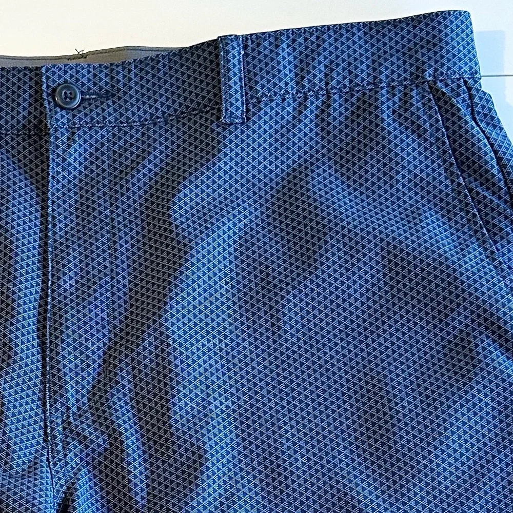 2 Pair Ben Hogan Stretch Performance 9” Golf Shorts 38 waist - Picture 8 of 15